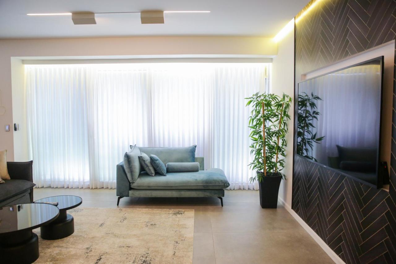 Yalarent Midtown Towers Tlv Apartment