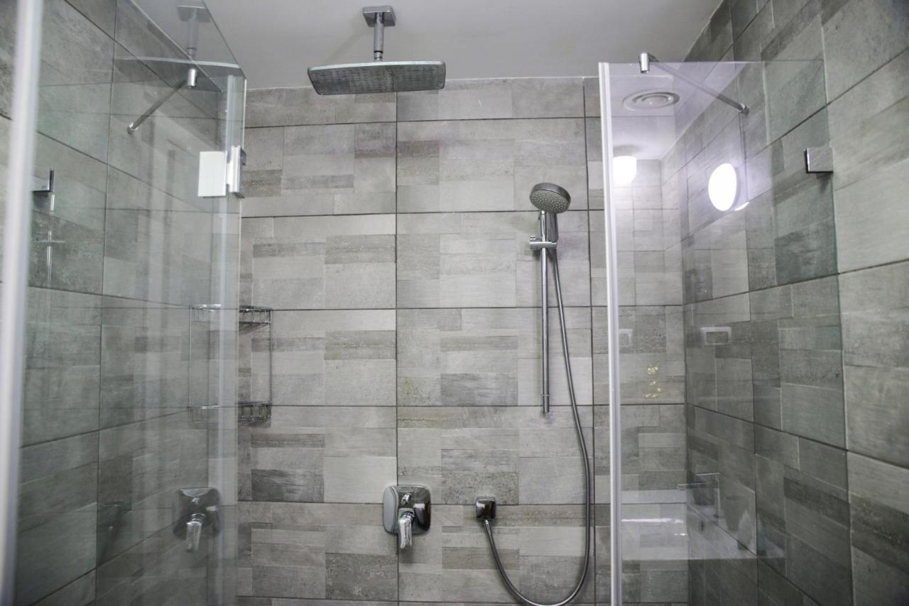 Yalarent Midtown Towers Tlv Apartment